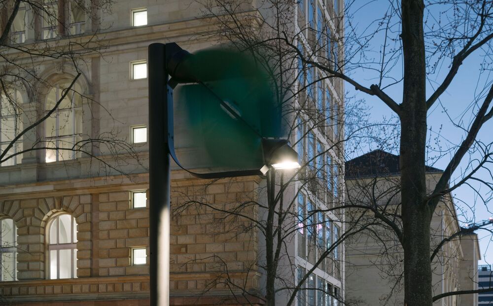 都市部の「光害」を解決。昆虫にも優しい街灯