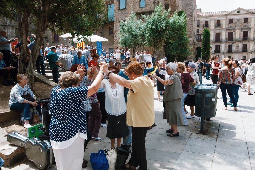 ケアを提供する人をケアするバルセロナの取り組み「ケアリング・シティ」