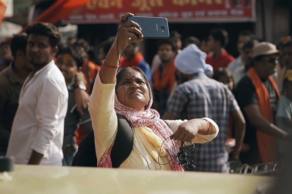 インド最下層カースト女性たちが記者として活躍する映画『燃えあがる女性記者たち』